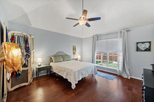2818 Glen Ridge Drive, Arlington, TX 76016