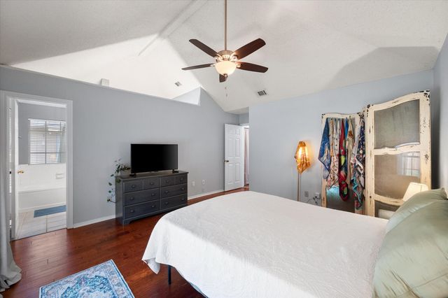 2818 Glen Ridge Drive, Arlington, TX 76016
