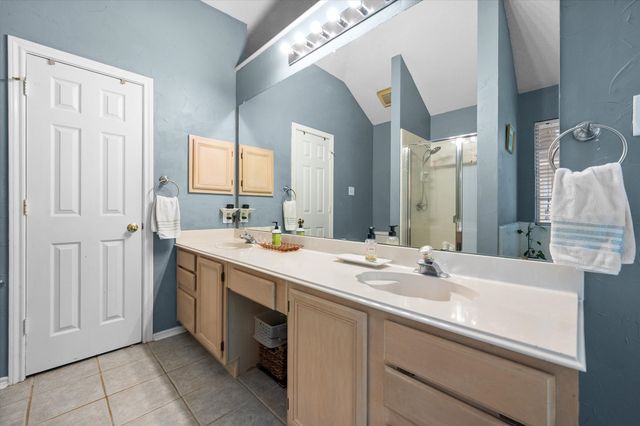 2818 Glen Ridge Drive, Arlington, TX 76016