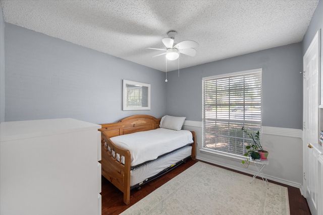 2818 Glen Ridge Drive, Arlington, TX 76016