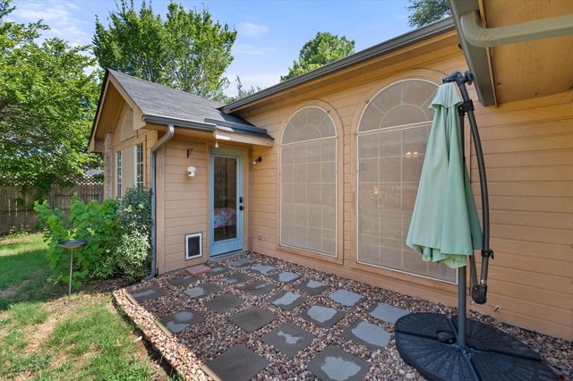 2818 Glen Ridge Drive, Arlington, TX 76016