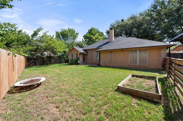 2818 Glen Ridge Drive, Arlington, TX 76016
