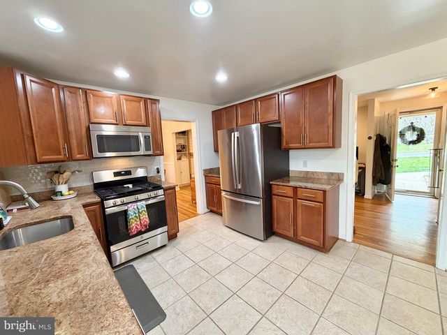 8467 THAMES ST, Springfield, VA 22151