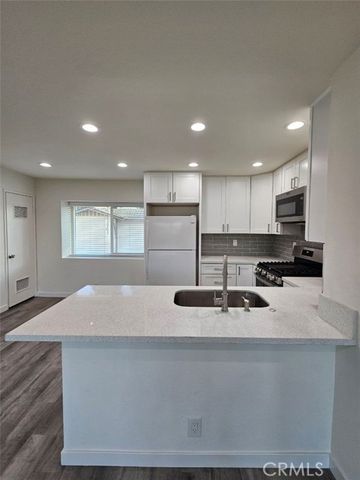 1120 Nicklett Avenue J, Fullerton, CA 92833