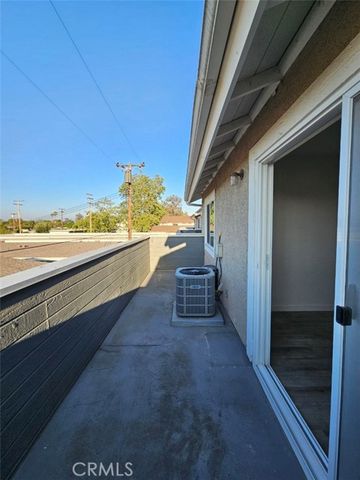 1120 Nicklett Avenue J, Fullerton, CA 92833