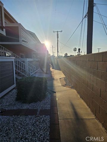 1120 Nicklett Avenue J, Fullerton, CA 92833