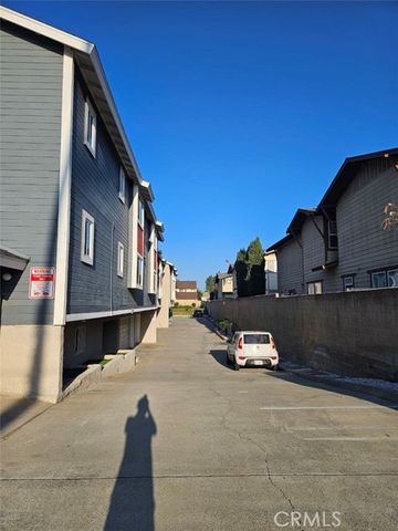 1120 Nicklett Avenue J, Fullerton, CA 92833