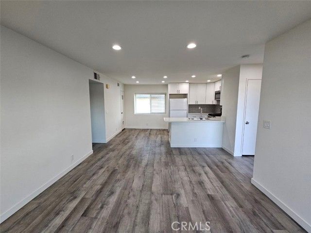 1120 Nicklett Avenue J, Fullerton, CA 92833