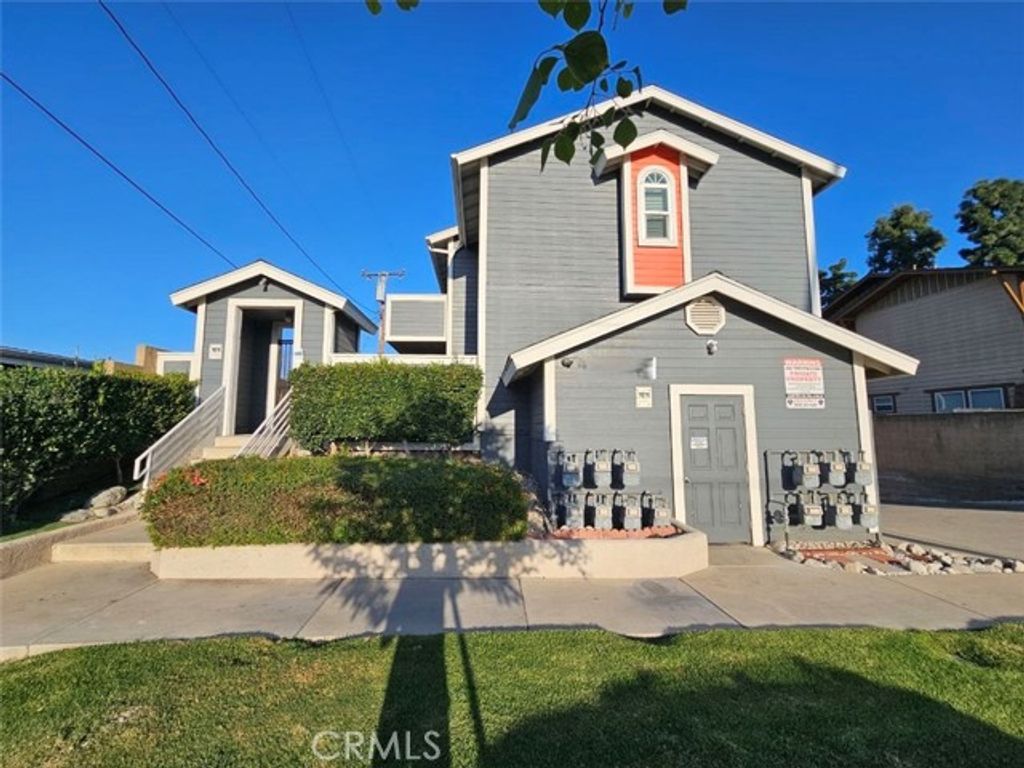 1120 Nicklett Avenue J, Fullerton, CA 92833