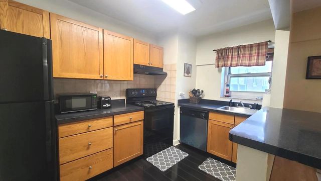 4970 N Marine Drive 429, Chicago, IL 60640