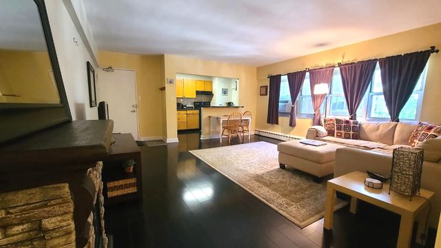 4970 N Marine Drive 429, Chicago, IL 60640