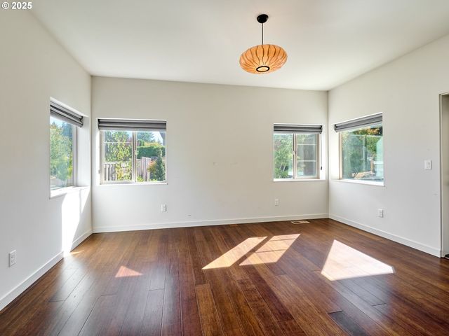 500 YAPA Dr, Silverton, OR 97381