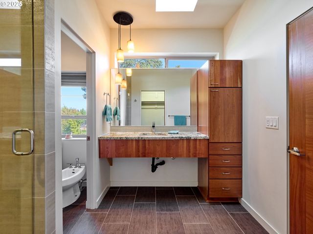 500 YAPA Dr, Silverton, OR 97381