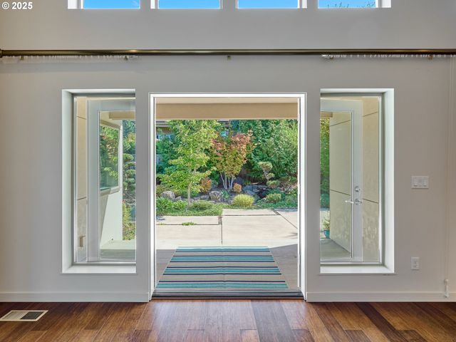 500 YAPA Dr, Silverton, OR 97381