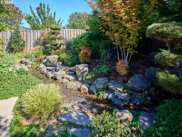 500 YAPA Dr, Silverton, OR 97381