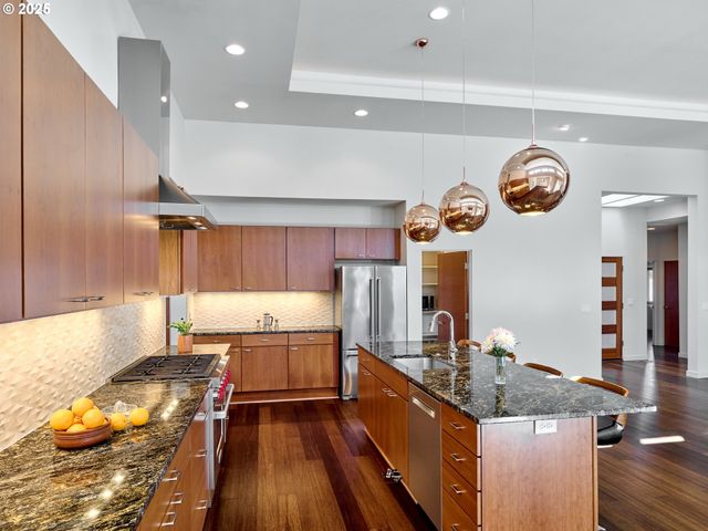 500 YAPA Dr, Silverton, OR 97381