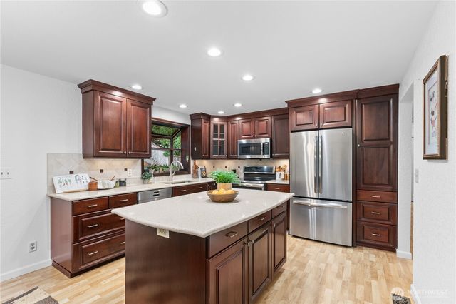 16232 122nd Avenue NE, Bothell, WA 98011