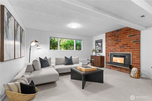 16232 122nd Avenue NE, Bothell, WA 98011