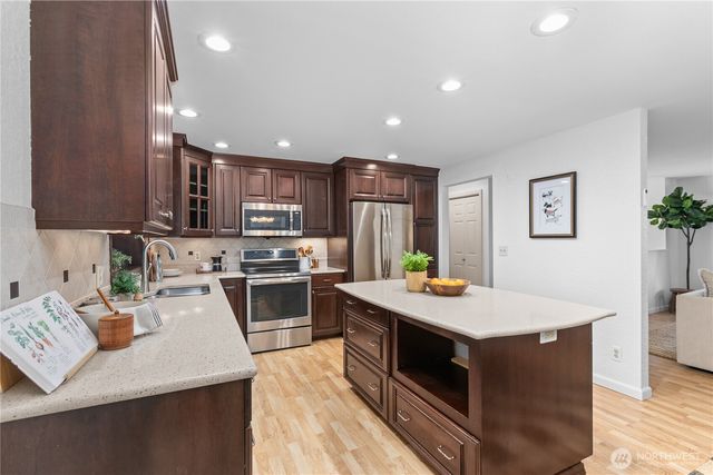 16232 122nd Avenue NE, Bothell, WA 98011