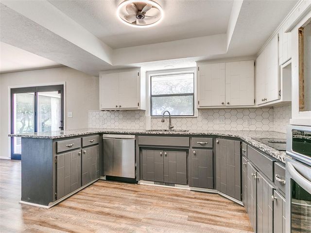 12004 Royal Coach Drive, Yukon, OK 73099