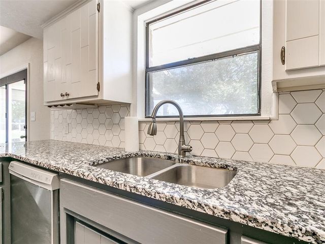 12004 Royal Coach Drive, Yukon, OK 73099