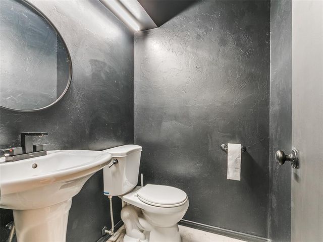 12004 Royal Coach Drive, Yukon, OK 73099