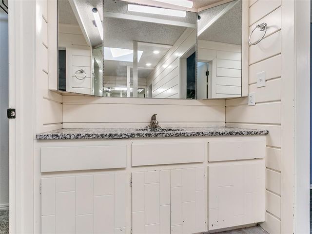 12004 Royal Coach Drive, Yukon, OK 73099