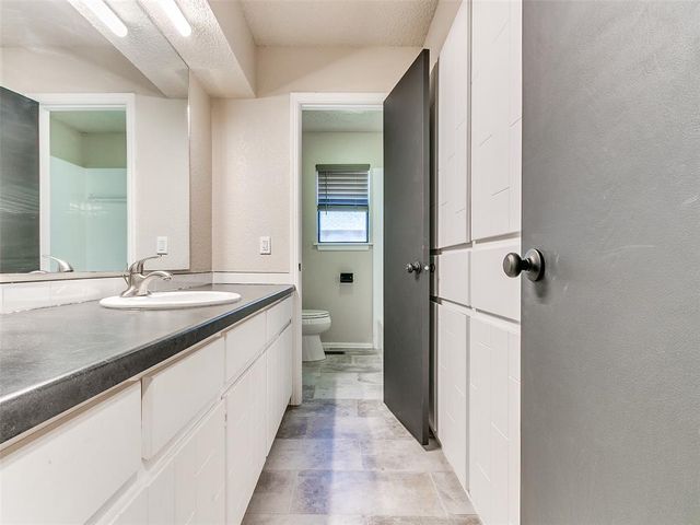 12004 Royal Coach Drive, Yukon, OK 73099