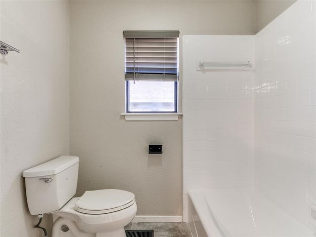 12004 Royal Coach Drive, Yukon, OK 73099