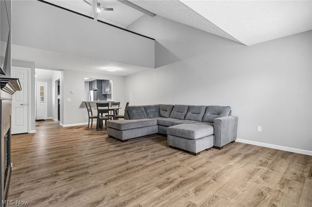 114 Ledbury Circle NE, Canton, OH 44721