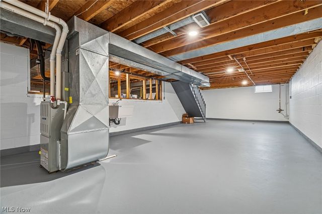 114 Ledbury Circle NE, Canton, OH 44721