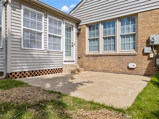 114 Ledbury Circle NE, Canton, OH 44721