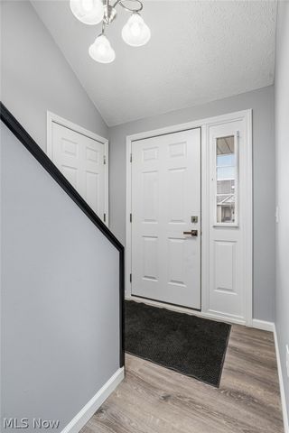 114 Ledbury Circle NE, Canton, OH 44721