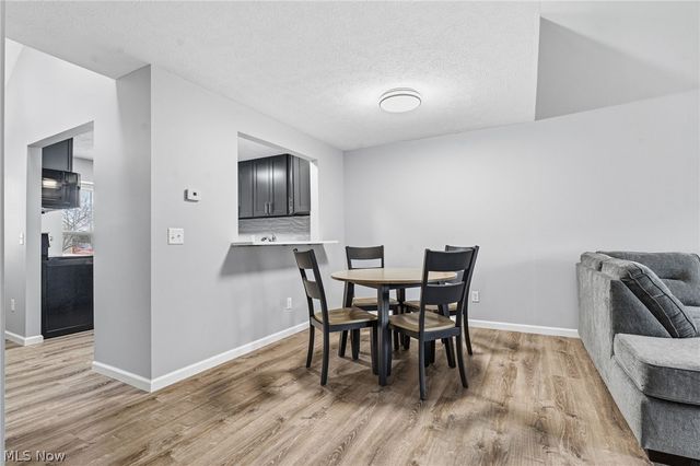 114 Ledbury Circle NE, Canton, OH 44721