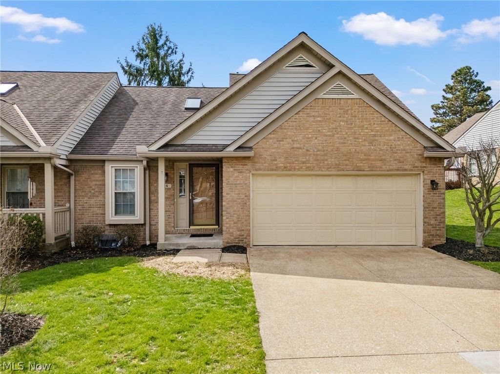 114 Ledbury Circle NE, Canton, OH 44721