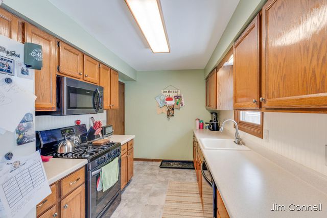 12189 Reyburn Drive NE, Sparta, MI 49345