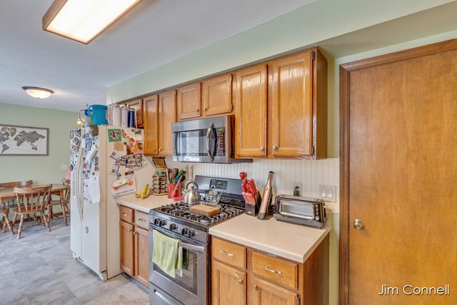 12189 Reyburn Drive NE, Sparta, MI 49345