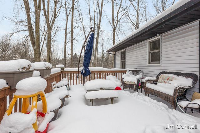 12189 Reyburn Drive NE, Sparta, MI 49345