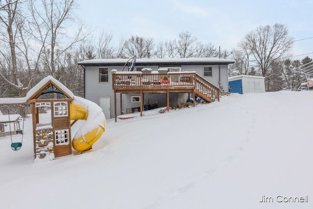 12189 Reyburn Drive NE, Sparta, MI 49345