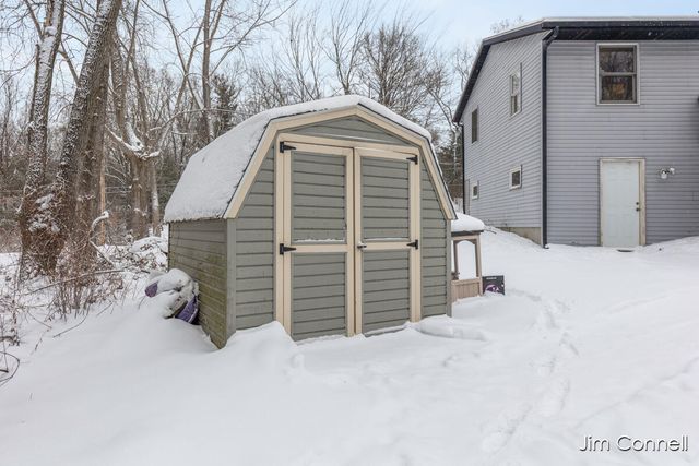 12189 Reyburn Drive NE, Sparta, MI 49345