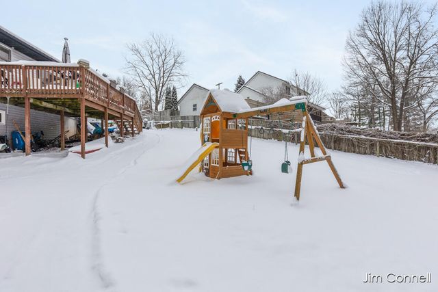 12189 Reyburn Drive NE, Sparta, MI 49345