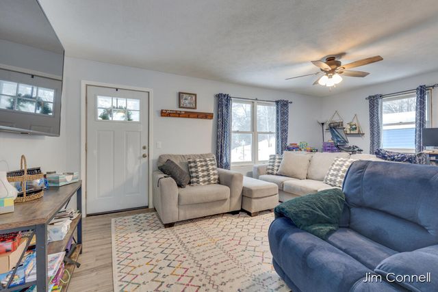 12189 Reyburn Drive NE, Sparta, MI 49345