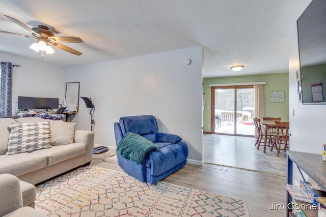 12189 Reyburn Drive NE, Sparta, MI 49345