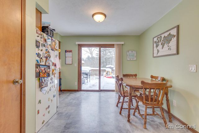 12189 Reyburn Drive NE, Sparta, MI 49345