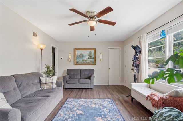 1921 W 49th Street, Tulsa, OK 74107