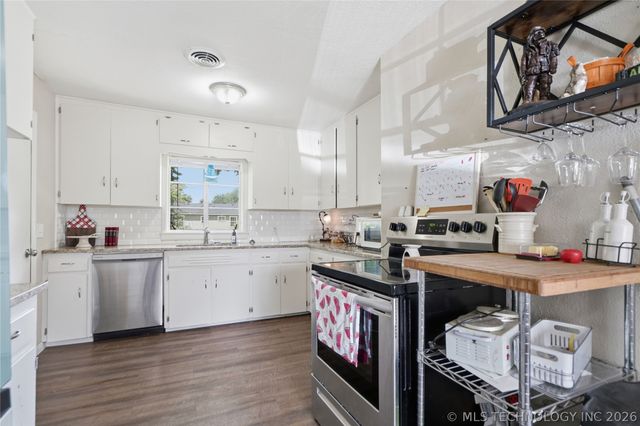 1921 W 49th Street, Tulsa, OK 74107