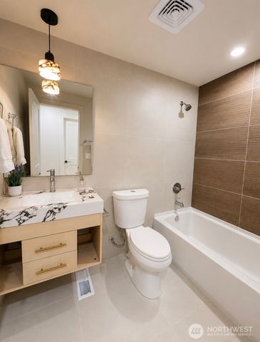 10703 126th Avenue NE, Kirkland, WA 98033
