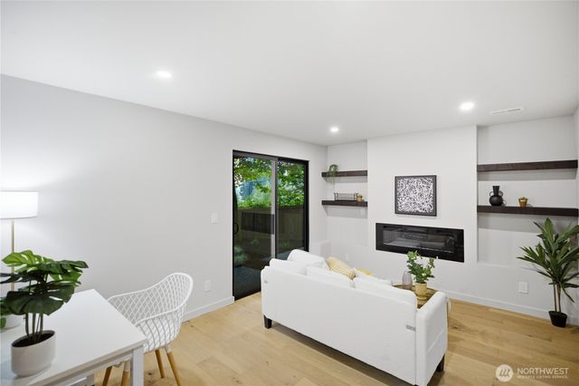 10703 126th Avenue NE, Kirkland, WA 98033