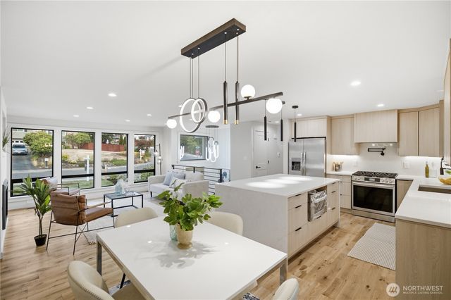 10703 126th Avenue NE, Kirkland, WA 98033