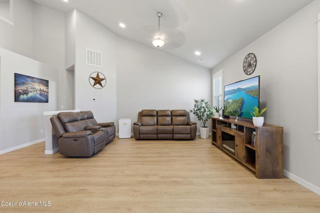 2450 W Victor Loop, Coeur D'alene, ID 83815